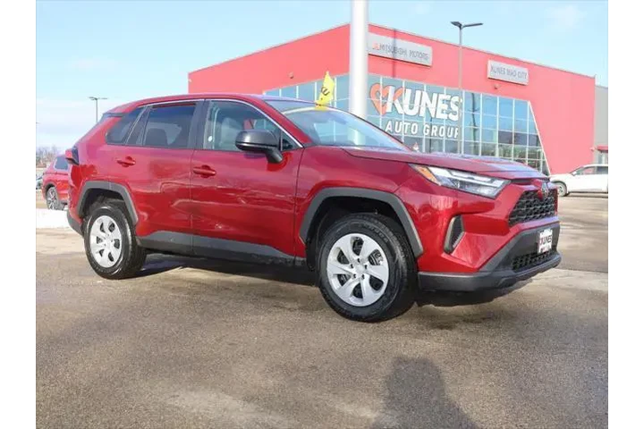 $25977 : Toyota RAV4 2024 AWD LE 4dr image 2