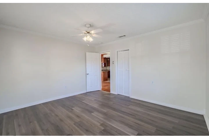 $1200 : 2 bedroom house in Dallas, TX image 6