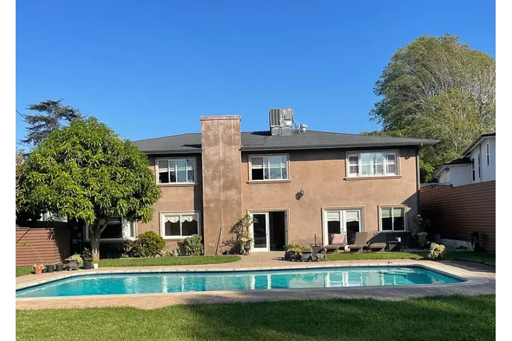 $2995 : SINGLE 4BR Valley Ridge Ave, image 1