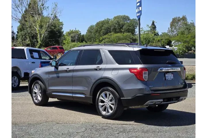 $35337 : Ford Explorer 2023 AWD XLT 4 image 6