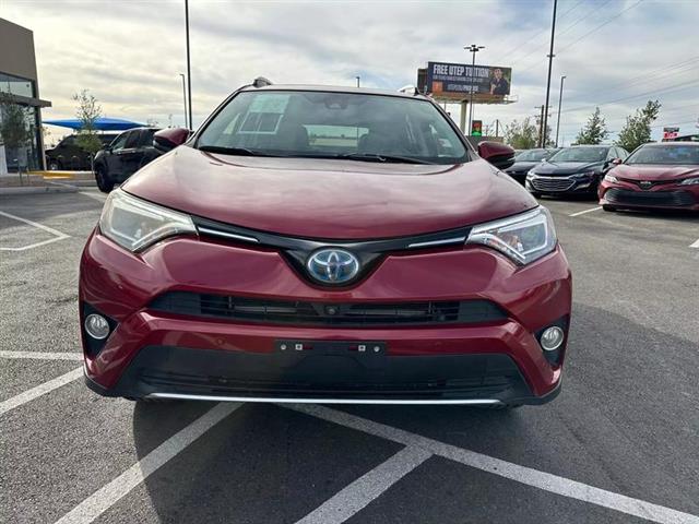 $28995 : Pre-Owned 2018 RAV4 Hybrid Li image 3