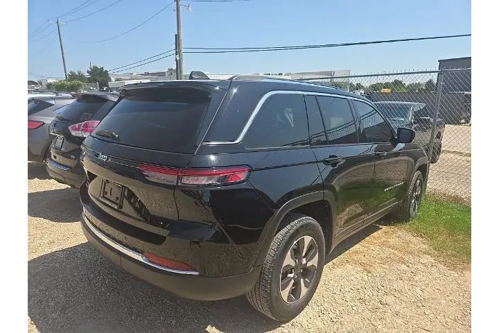 $29605 : Jeep Grand Cherokee 2022 4x4 image 3