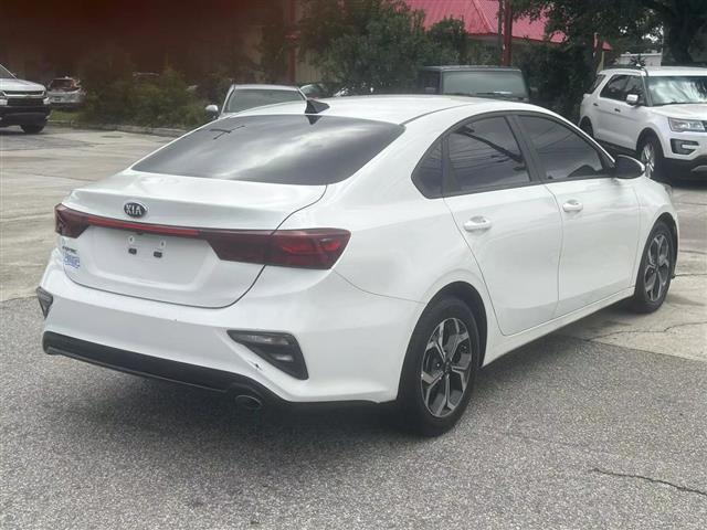 $16990 : 2020 KIA FORTE image 8