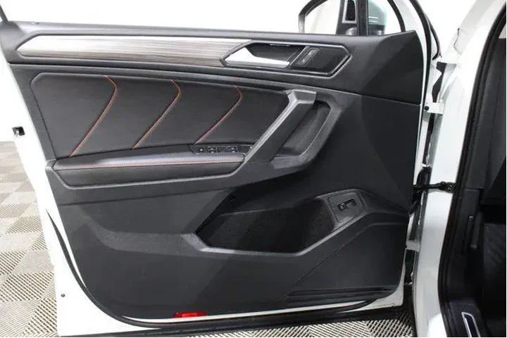 $27998 : Volkswagen Tiguan 2024 Wolfs image 6