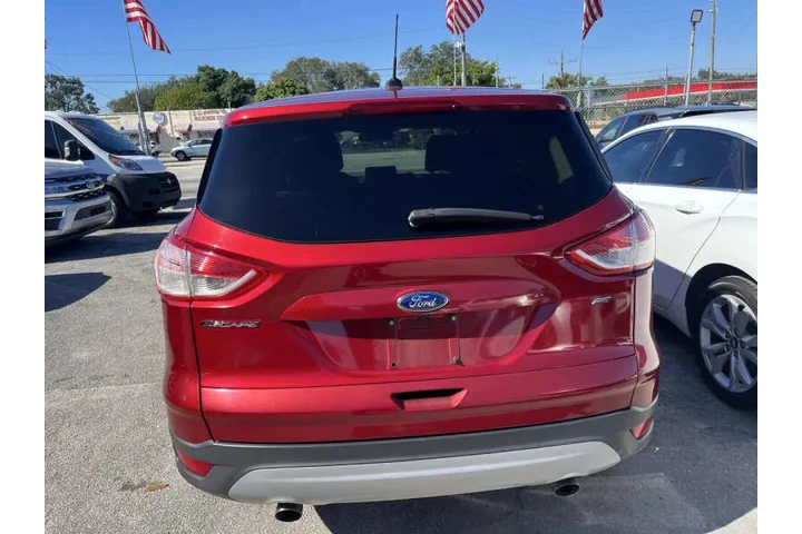 $4350 : 2015 Escape SE image 3