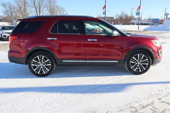 $18990 : Ford Explorer 2017 AWD Plati image 4