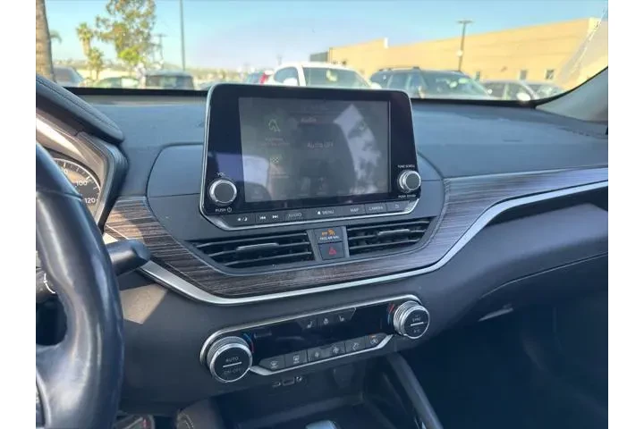 $18995 : Nissan Altima 2021 2.5 SL 4d image 8