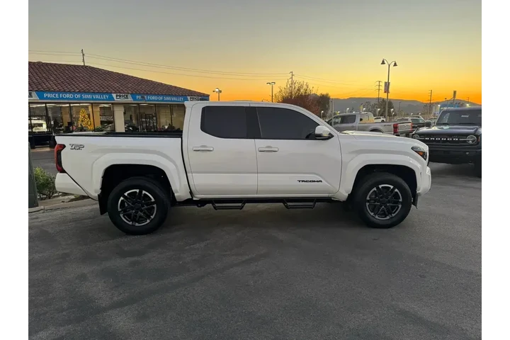 $36639 : Toyota Tacoma 2024 4x2 SR5 4 image 2