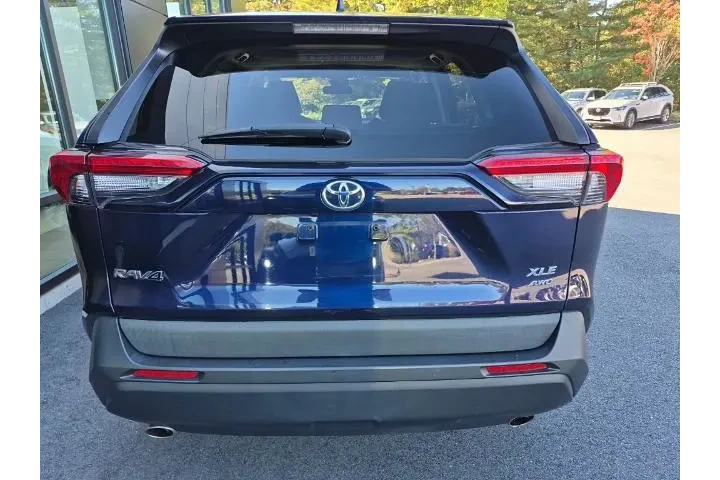 $25495 : Toyota RAV4 2021 AWD XLE 4dr image 7
