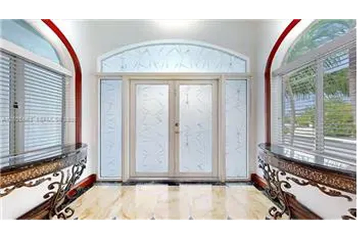 $19000 : Rental property with 5 bedro image 7
