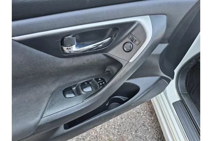 $2295 : Nissan Altima 2015 2.5 S 4dr image 10