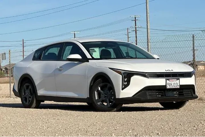 $21988 : Kia K4 2025 LX 4dr Sedan image 2