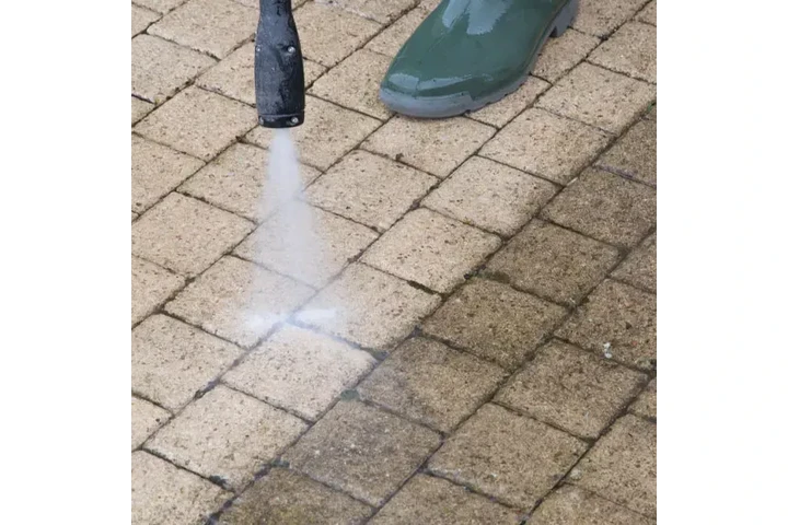 Window Cleaning image 2