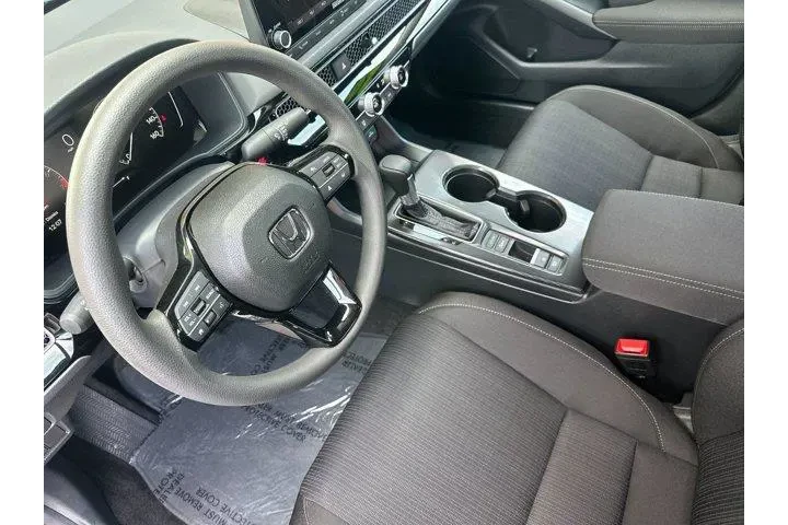 $26998 : Honda Civic 2026 LX 4dr Seda image 10