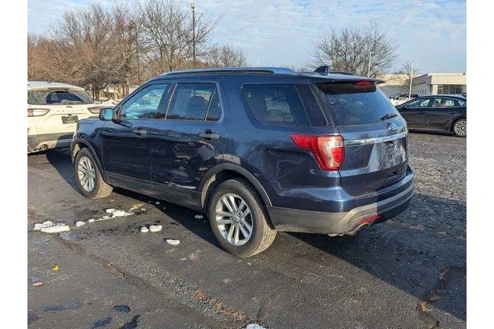 $14999 : Ford Explorer 2017 Base 4dr image 3