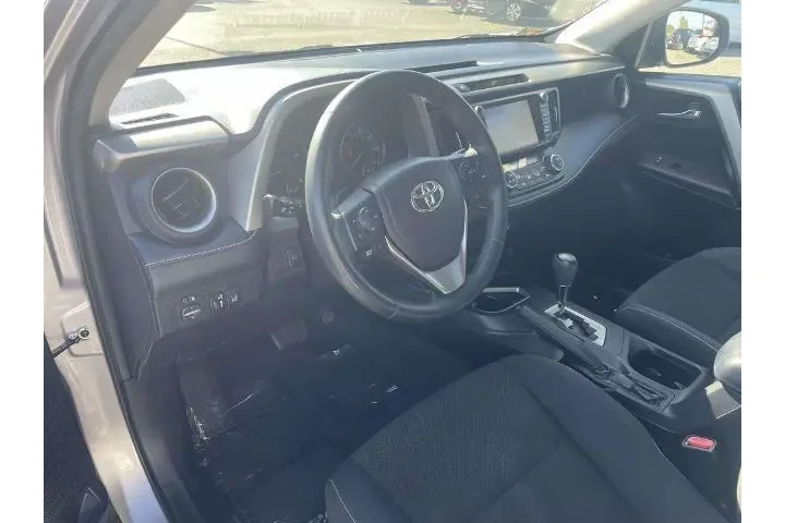 $12900 : Toyota RAV4 2017 XLE 4dr SUV image 7