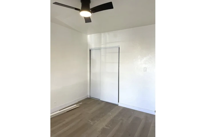 $1550 : 1 Bed 1 Bath Apartment Lynwood image 4