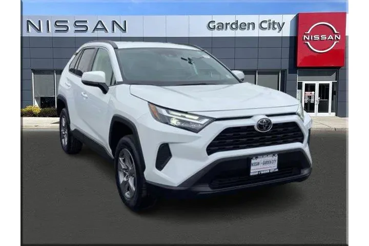 $25487 : Toyota RAV4 2024 AWD XLE 4dr image 1