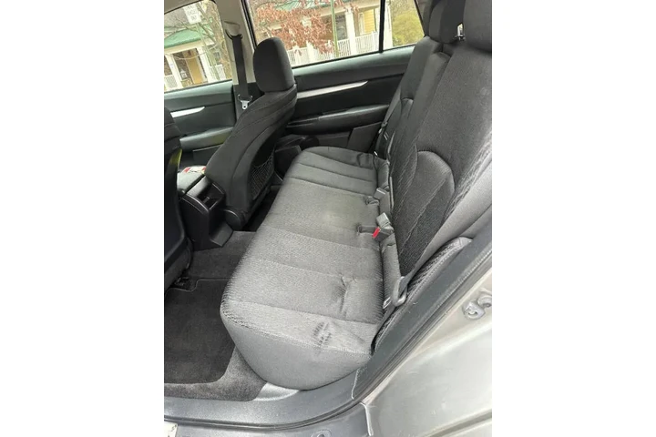 $3000 : 2011 Outback 2.5i image 8