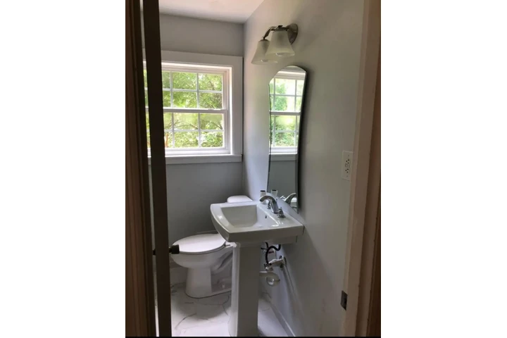 $2300 : Rent image 5