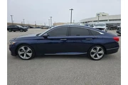 $19400 : Honda Accord 2018 Touring 4d thumbnail