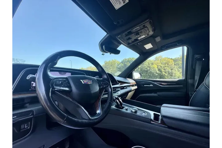 $45999 : 2022 Escalade ESV Premium Lux image 8