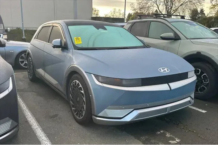 $28990 : Hyundai IONIQ 5 2023 AWD Lim image 2