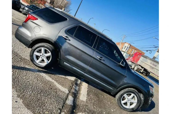 $11500 : 2017 Explorer XLT image 6