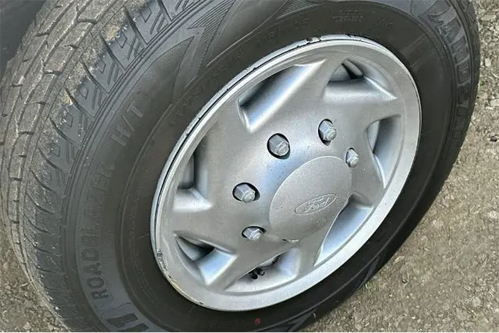 $29941 : Ford E-Series 2013 E-350 SD image 8