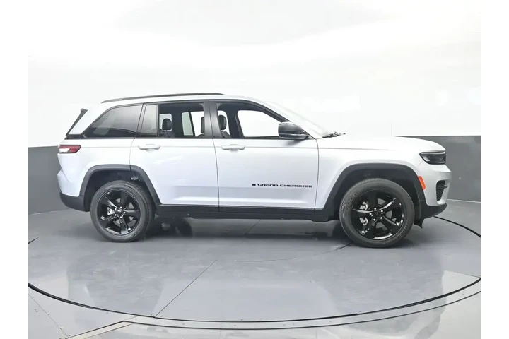 $30000 : Jeep Grand Cherokee 2023 4x4 image 2