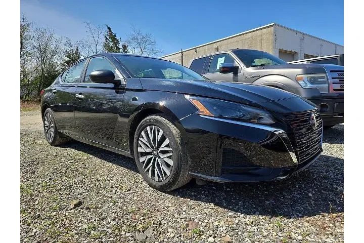 $21999 : Nissan Altima 2025 2.5 SV 4d image 2