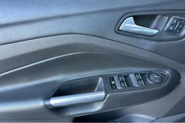 $12310 : Ford Escape 2015 Titanium 4d image 8