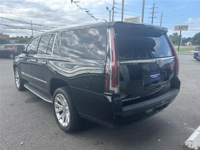 $28700 : 2017 Escalade ESV 2WD Luxury image 2