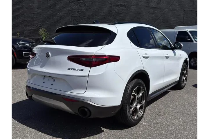 $22095 : Alfa Romeo Stelvio 2022 AWD image 3