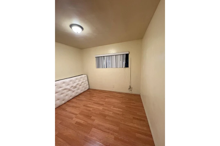 $900 : Cuarto en North Long Beach image 3