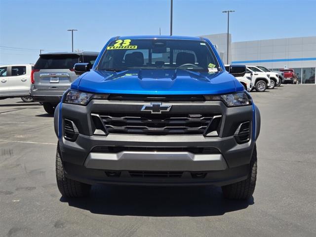 $37918 : Pre-Owned 2023 COLORADO 4WD T image 2