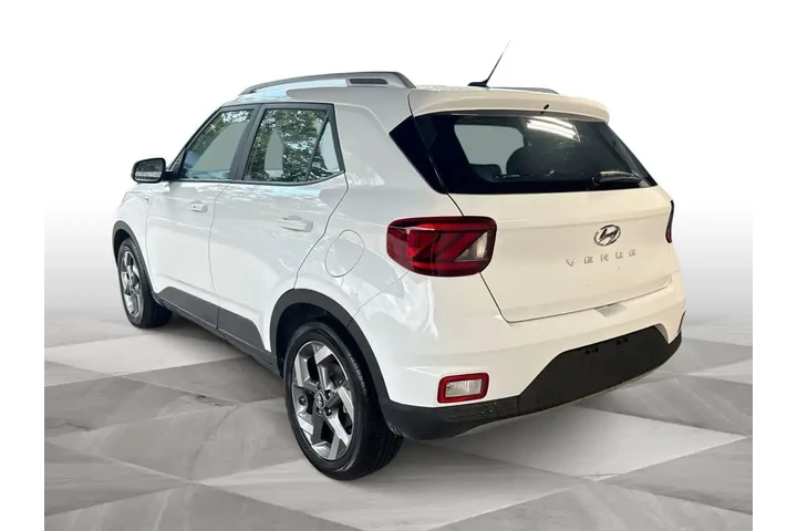 $17184 : Hyundai VENUE 2025 SEL 4dr C image 6