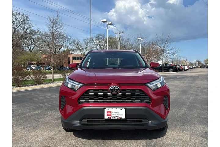 $30000 : Gold Certified 2023 RAV4 XLE image 7