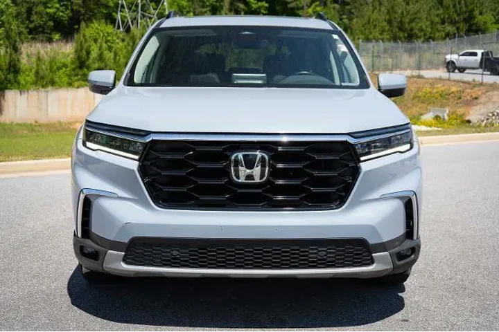 $39874 : Honda Pilot 2024 Touring 4dr image 2
