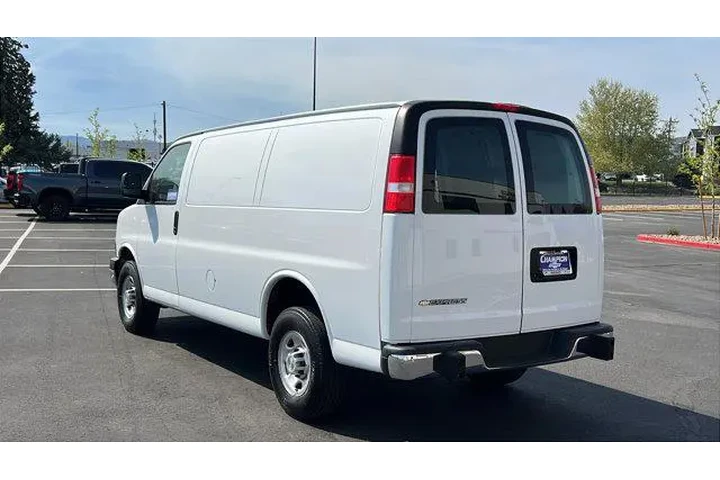 $35484 : Chevrolet Express 2024 2500 image 7