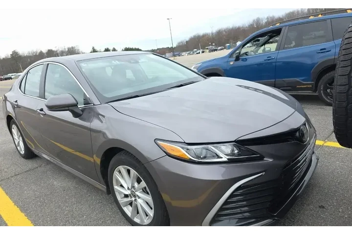 $22519 : Toyota Camry 2024 LE 4dr Sed image 2