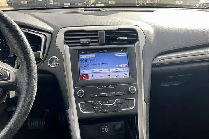 $17612 : Ford Fusion Hybrid 2019 SE 4 image 6