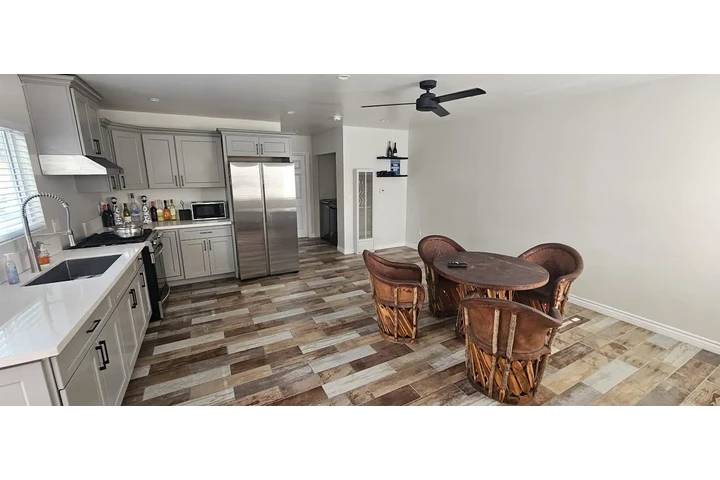 $2100 : Casita de Renta image 1