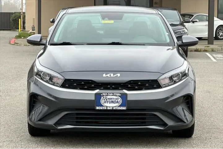 $15990 : Kia Forte 2023 LXS 4dr Sedan image 9