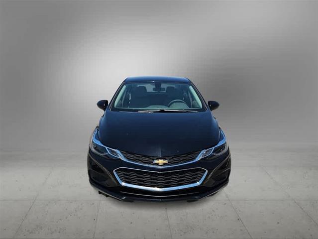 $15587 : Pre-Owned 2018 Chevrolet Cruz image 3