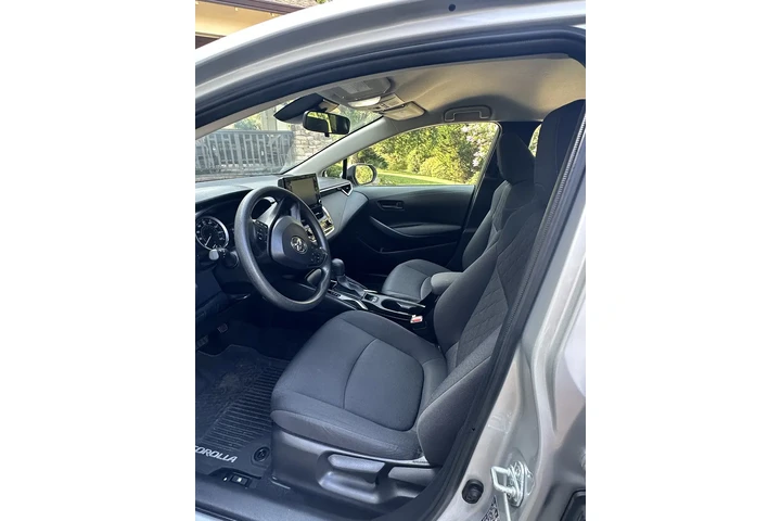 $11000 : 2022 Corolla LE image 5