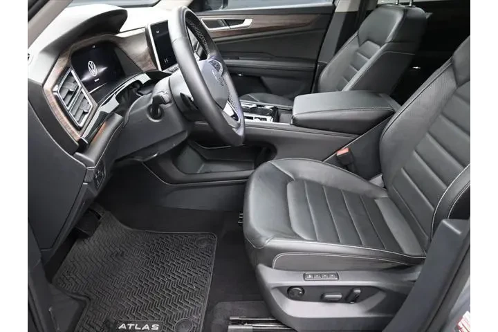 $39834 : Volkswagen Atlas 2025 AWD SE image 7
