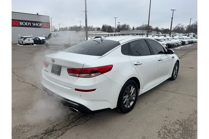 $9980 : 2019 Optima LX Auto image 2