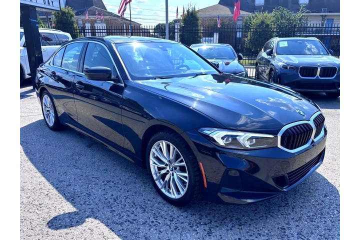 2024 BMW 3 Series 330i Sedan image 2