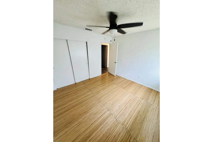 $2800 : Casa de renta en Hemet image 5